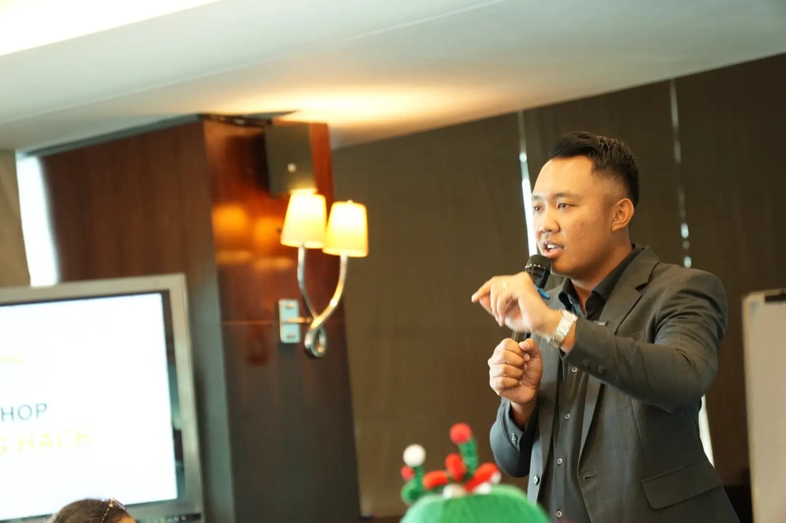 Vindy Lingga — Sales Hack Workshop